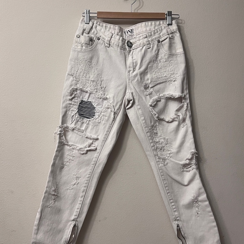 One Clothing White Skinny Jeans Distressed Design low waist short rise 331